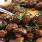 Champignons rôtis à l'ail et vinaigre balsamique