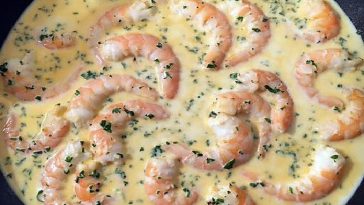 Crevettes flambées au pastis