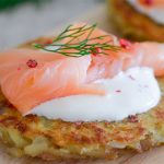Galettes de pommes de terre au saumon