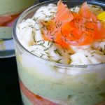 Verrines au saumon et à l'avocat, façon tiramisu