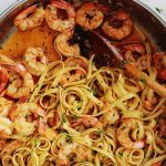 Pâtes aux crevettes à l'ail et persil, recette rapide