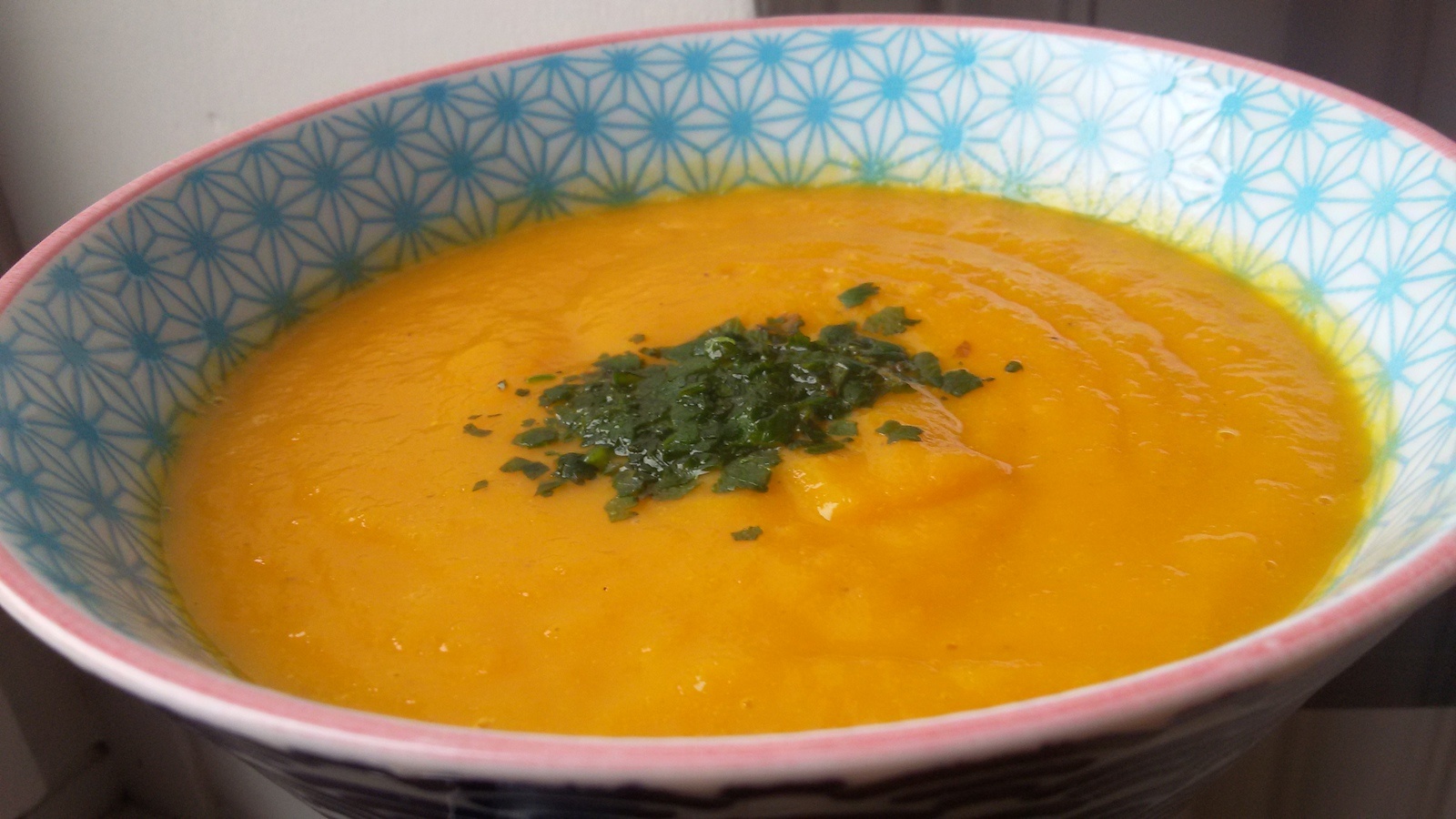 Soupe détox au gingembre et aux carottes