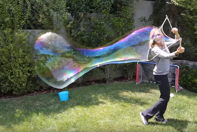 1) Faites de belles bulles géantes