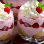Charlotte à la mousse de framboises