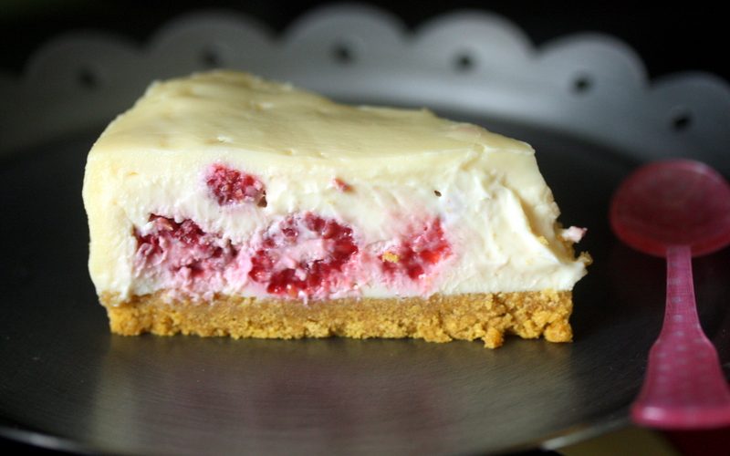 Gâteau au fromage blanc citron, framboise et chocolat blanc