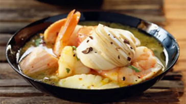 Nage de lotte, coquillages et crustacés