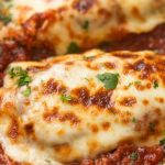 Rapide, Facile et Trop Bon : La Recette du Poulet Mozzarella à la Sauce Tomate.