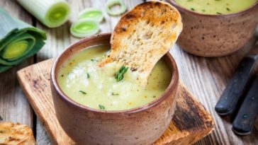 Réchauffez-vous avec la soupe de poireaux au chèvre frais !