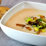 Soupe aux pommes de terre, poireaux et champignons