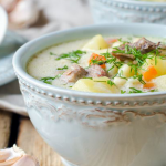 Soupe de pommes de terre à la dinde