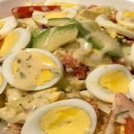 Salade des pommes de terre aux œufs