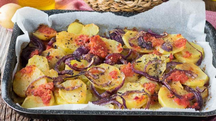 Recette Pomme De Terre Poivron Tomate Oignon Recette pommes de terre oignon tomate au four