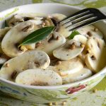 Salade de champignons crus à l’huile d’olive et au citron