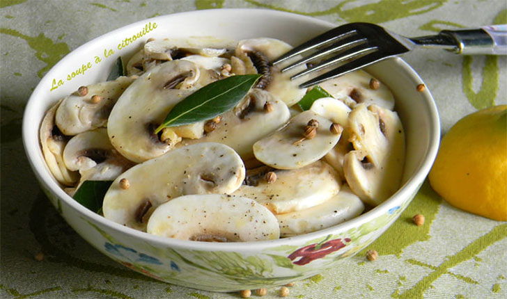 Salade de champignons crus à l’huile d’olive et au citron