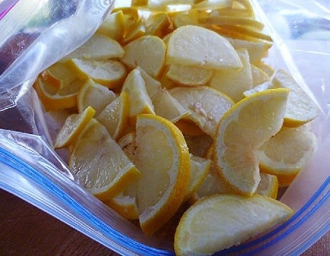 Voici pourquoi la congélation des citrons est l’une des meilleures choses que vous pouvez faire pour votre santé