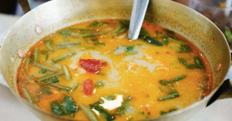 Cette ancienne recette de soupe au gingembre et à l’ail combat la grippe, le rhume, l’excès de mucus et les infections des sinus