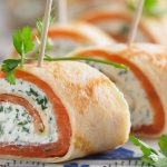 Crêpes faciles roulées au saumon fumé