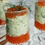 Verrines d'avocat aux œufs de truite façon bavarois