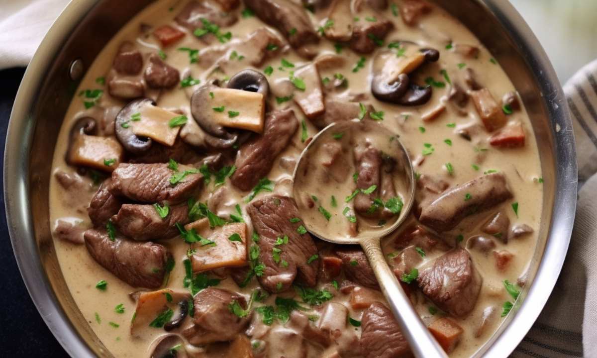 BOEUF STROGANOFF, RECETTE FACILE ET RAPIDE