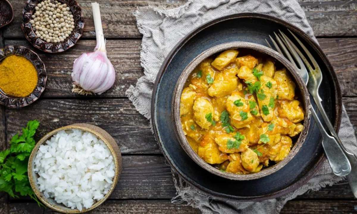 Poulet au curry et lait de coco