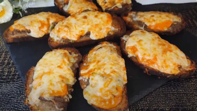 Bruschettas à la Viande Hachée et Tomates Cerises